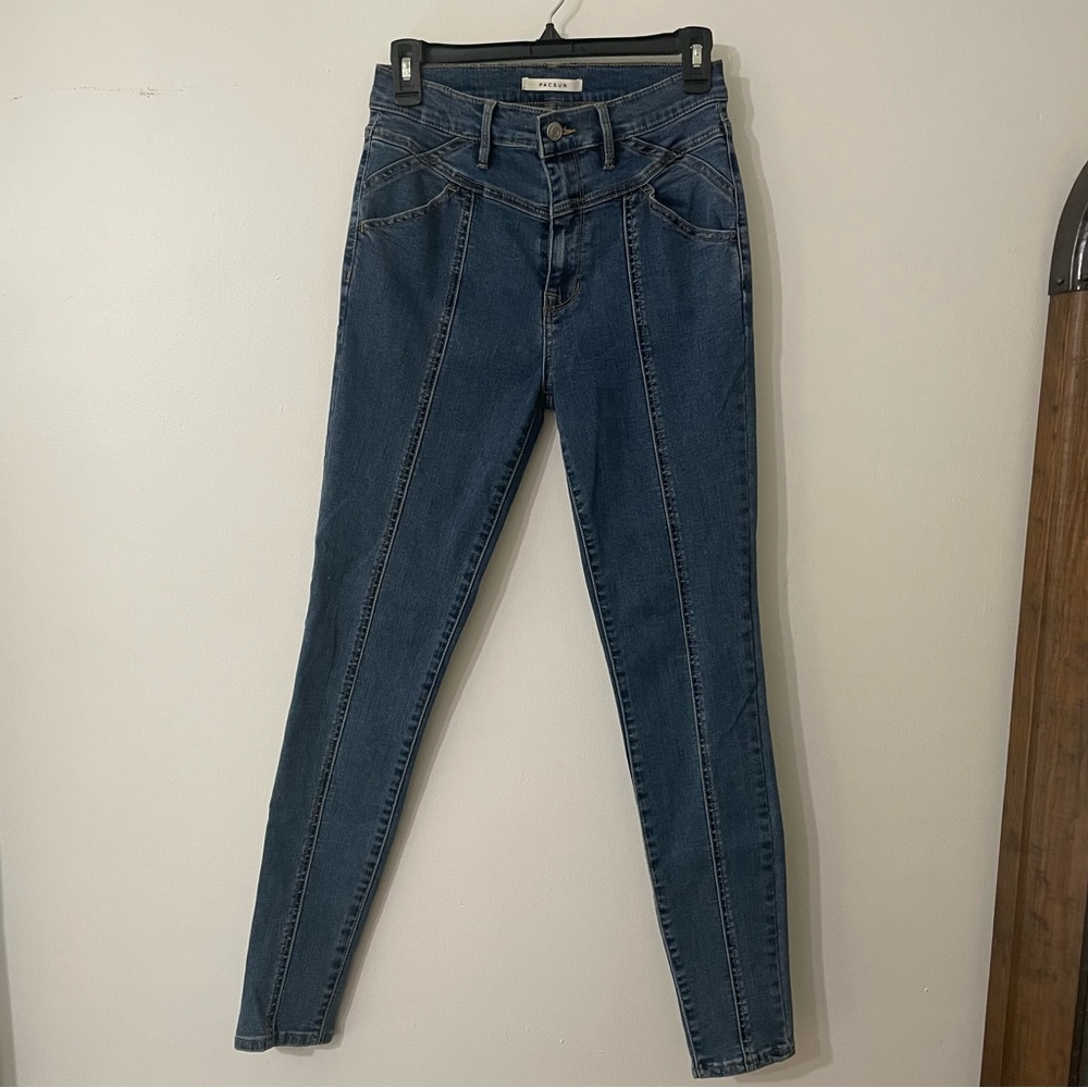 Size 27 PacSun Super Jeggings Center Seam Details